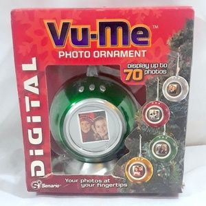 Vu-Me Digital Photo Ornament w/ LCD Screen Displays Up to 70 Photos - Green